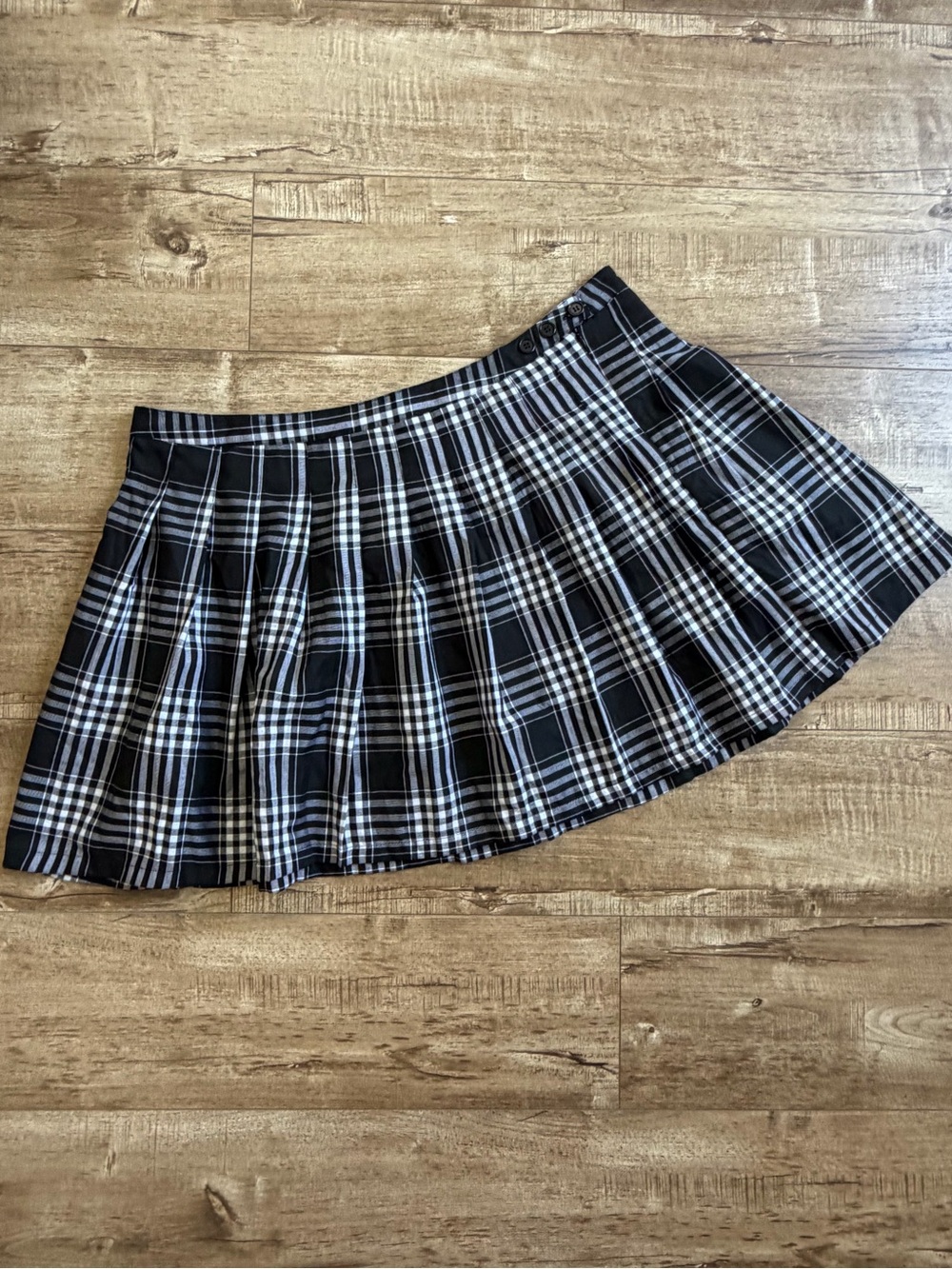 Forever 21 Black & White Plaid Pleated Skirt